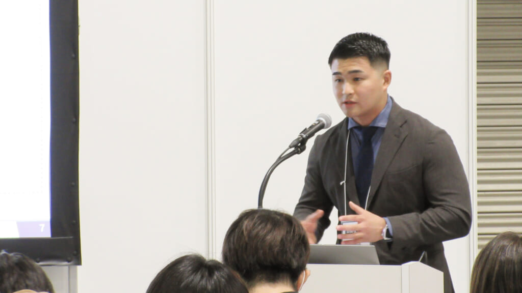 活躍する先輩社員に聞く　西日本営業部・飛延さん